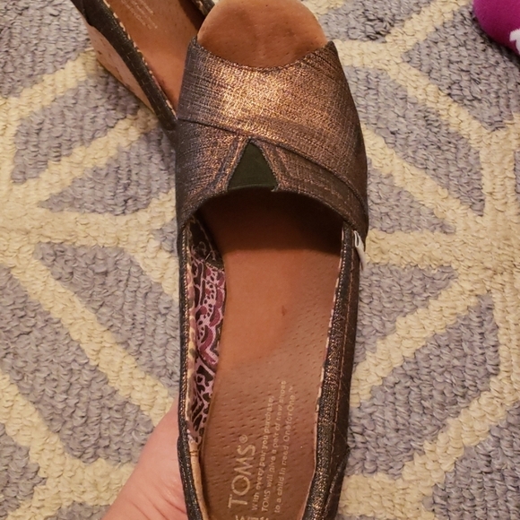 Tom's Calypso Peep Toe Canvas Metallic Wedge - Picture 7 of 7